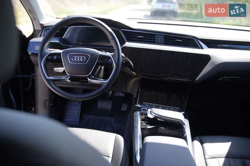 Внедорожник / Кроссовер Audi e-tron 2022 в Дубно фото 28 Внедорожник / Кроссовер Audi e-tron 2022 в Дубно