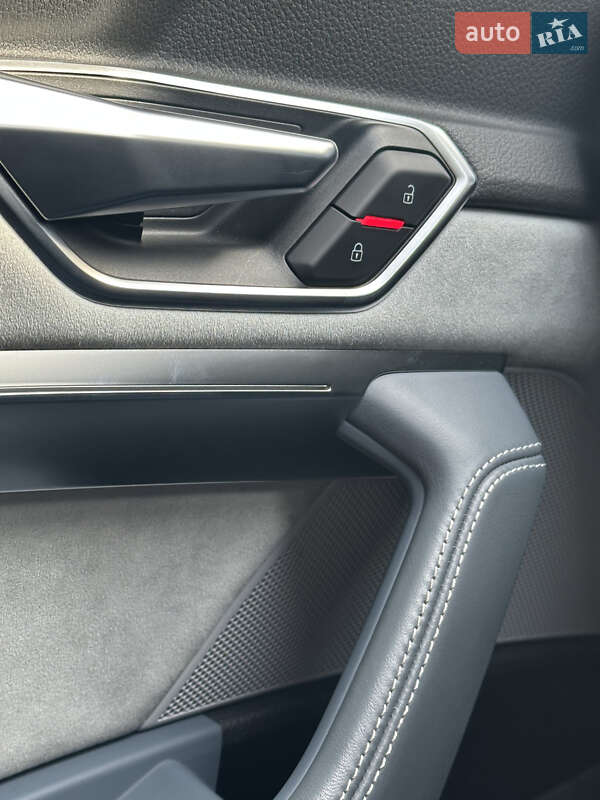 Внедорожник / Кроссовер Audi e-tron 2020 в Днепре фото 32 Внедорожник / Кроссовер Audi e-tron 2020 в Днепре