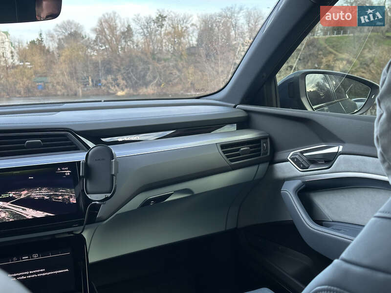 Внедорожник / Кроссовер Audi e-tron 2020 в Днепре фото 27 Внедорожник / Кроссовер Audi e-tron 2020 в Днепре