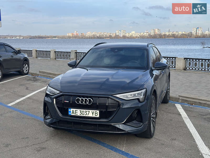 Внедорожник / Кроссовер Audi e-tron 2020 в Днепре фото 10 Внедорожник / Кроссовер Audi e-tron 2020 в Днепре