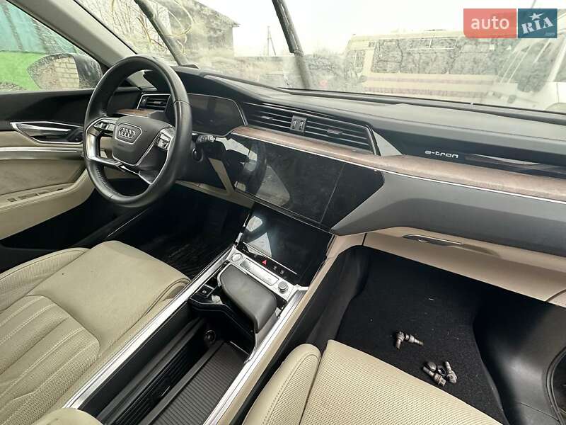 Внедорожник / Кроссовер Audi e-tron 2019 в Чернигове фото 9 Внедорожник / Кроссовер Audi e-tron 2019 в Чернигове
