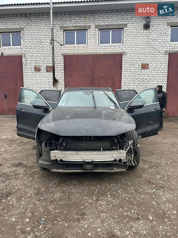 Внедорожник / Кроссовер Audi e-tron 2019 в Чернигове фото 14 Внедорожник / Кроссовер Audi e-tron 2019 в Чернигове