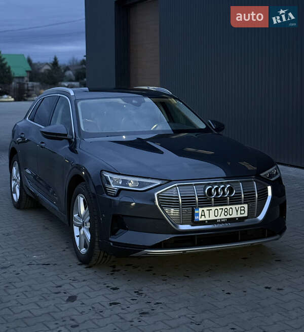 Внедорожник / Кроссовер Audi e-tron 2022 в Калуше
