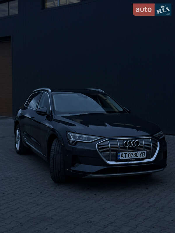Внедорожник / Кроссовер Audi e-tron 2022 в Калуше