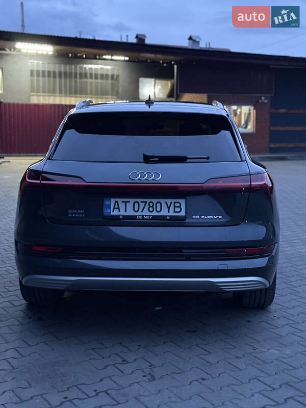 Внедорожник / Кроссовер Audi e-tron 2022 в Калуше