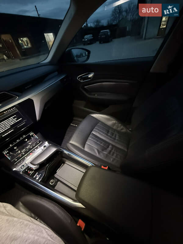 Внедорожник / Кроссовер Audi e-tron 2022 в Калуше