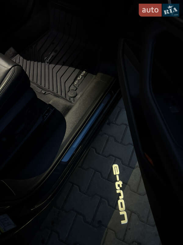 Внедорожник / Кроссовер Audi e-tron 2022 в Калуше