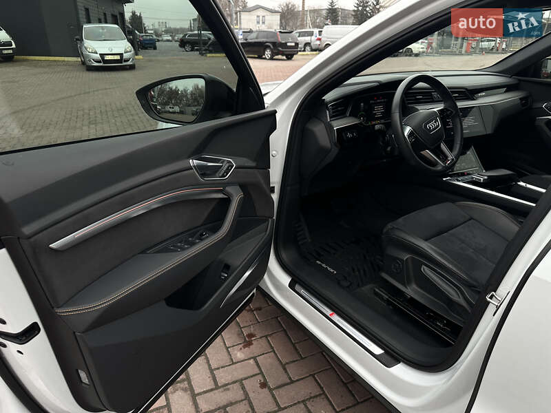 Внедорожник / Кроссовер Audi e-tron 2022 в Ровно