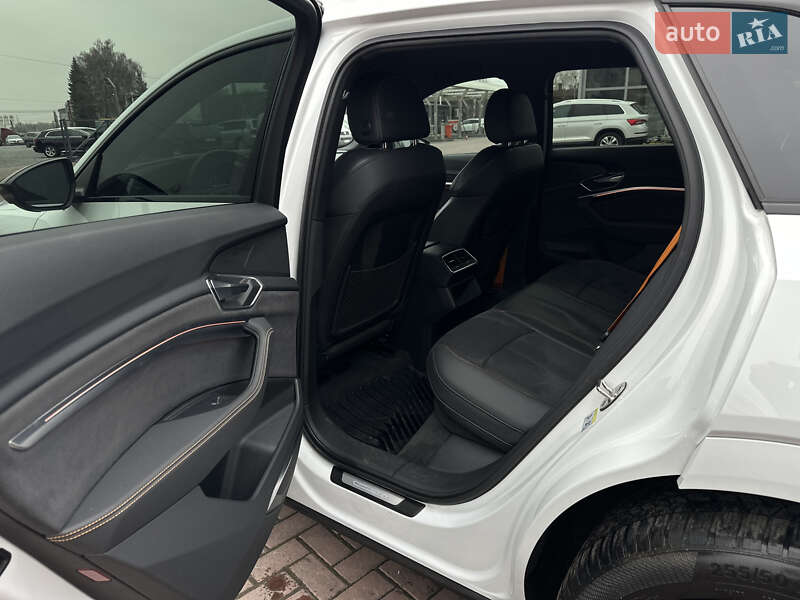 Внедорожник / Кроссовер Audi e-tron 2022 в Ровно