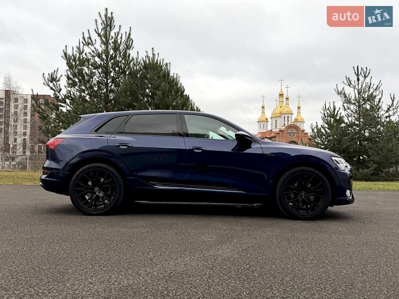 Внедорожник / Кроссовер Audi e-tron 2022 в Ковеле