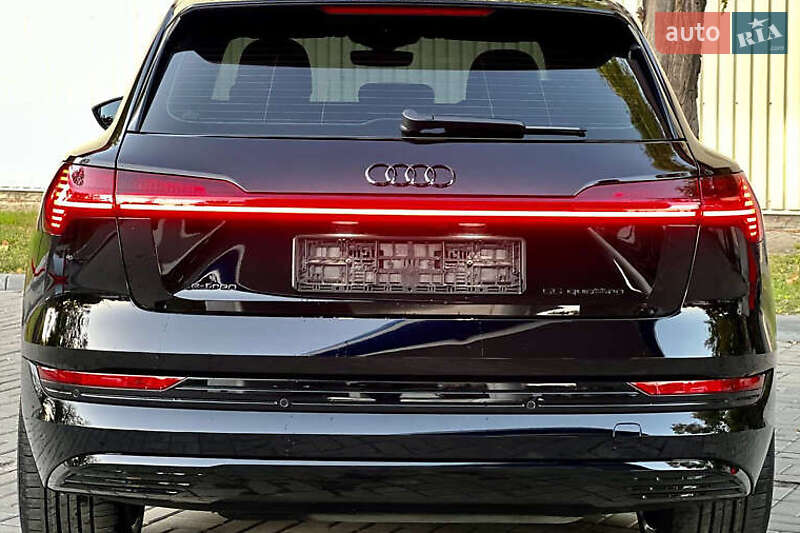 Внедорожник / Кроссовер Audi e-tron 2022 в Киеве фото 7 Внедорожник / Кроссовер Audi e-tron 2022 в Киеве