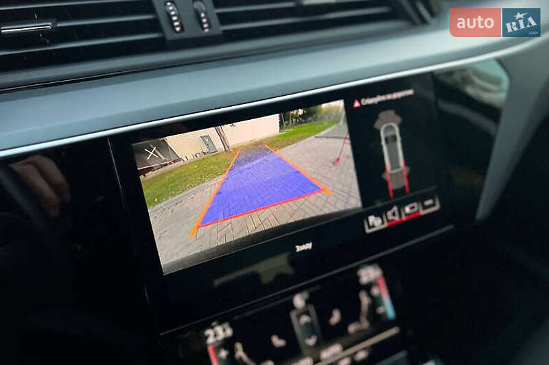 Внедорожник / Кроссовер Audi e-tron 2022 в Киеве фото 16 Внедорожник / Кроссовер Audi e-tron 2022 в Киеве
