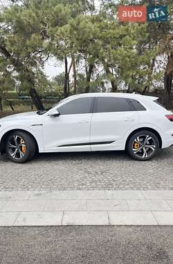 Позашляховик / Кросовер Audi e-tron 2020 в Дніпрі