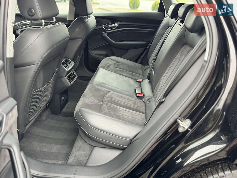 Внедорожник / Кроссовер Audi e-tron 2020 в Мукачево