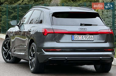 Внедорожник / Кроссовер Audi e-tron 2022 в Ровно