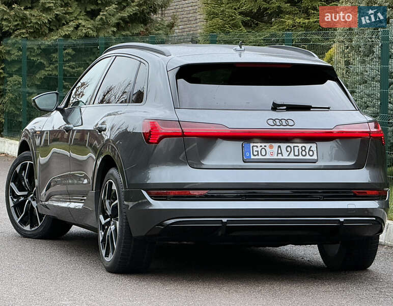 Внедорожник / Кроссовер Audi e-tron 2022 в Ровно