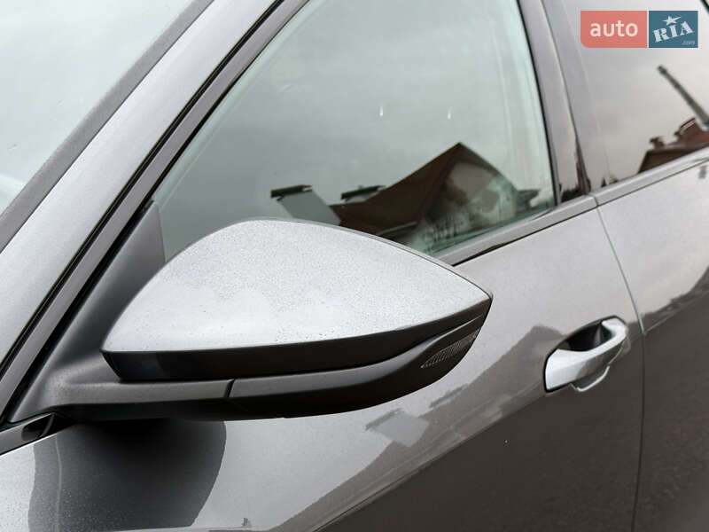 Внедорожник / Кроссовер Audi e-tron 2022 в Ровно