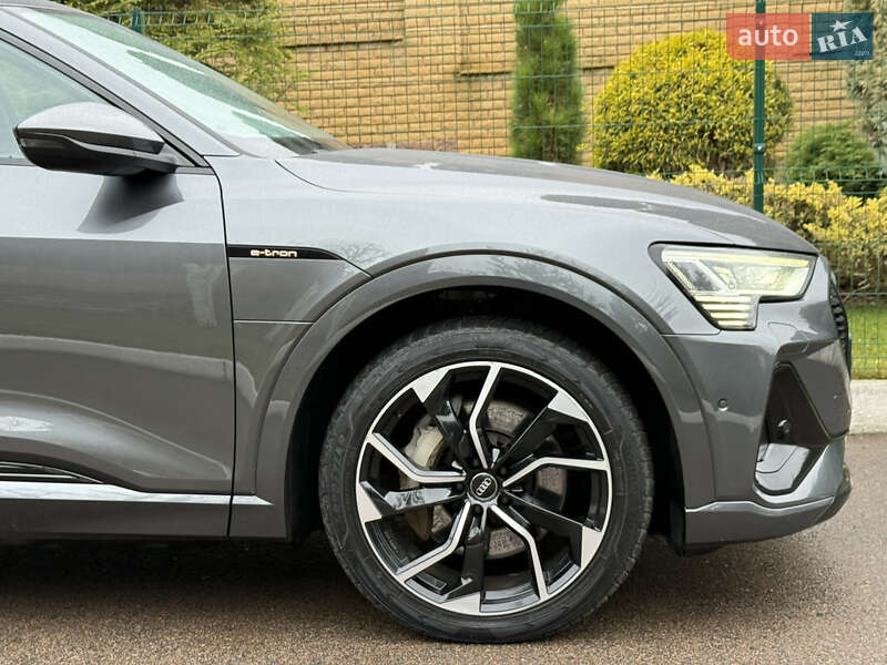 Внедорожник / Кроссовер Audi e-tron 2022 в Ровно