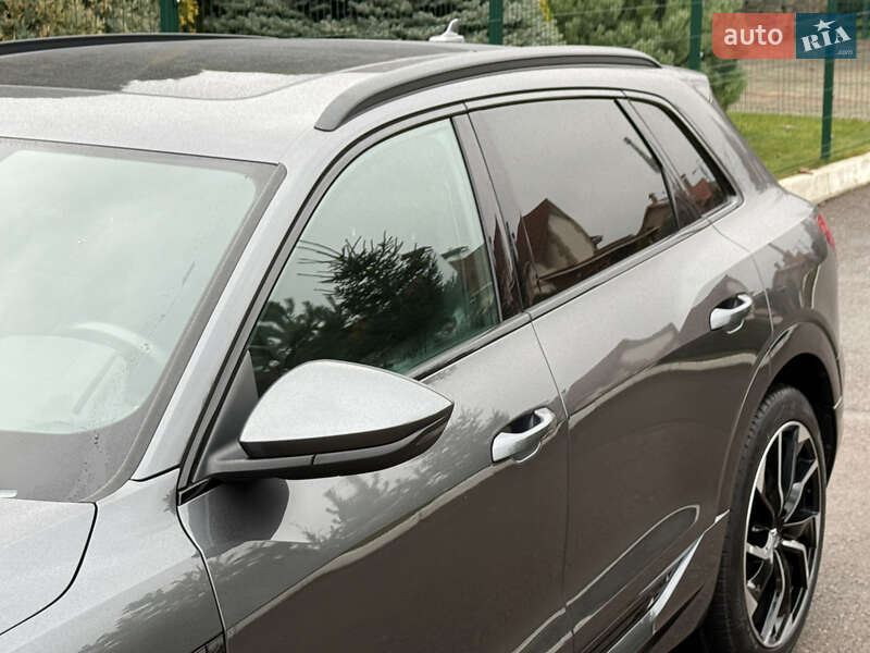 Внедорожник / Кроссовер Audi e-tron 2022 в Ровно