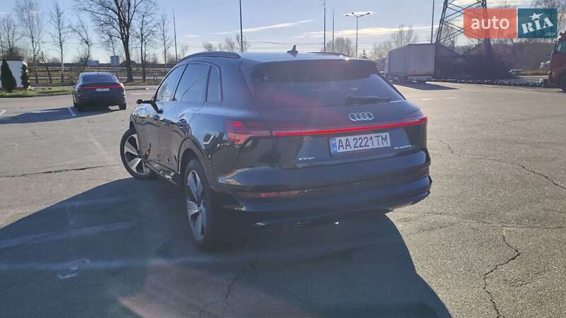 Внедорожник / Кроссовер Audi e-tron 2019 в Киеве