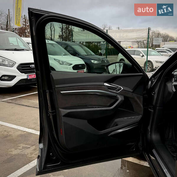Внедорожник / Кроссовер Audi e-tron 2019 в Киеве фото 21 Внедорожник / Кроссовер Audi e-tron 2019 в Киеве