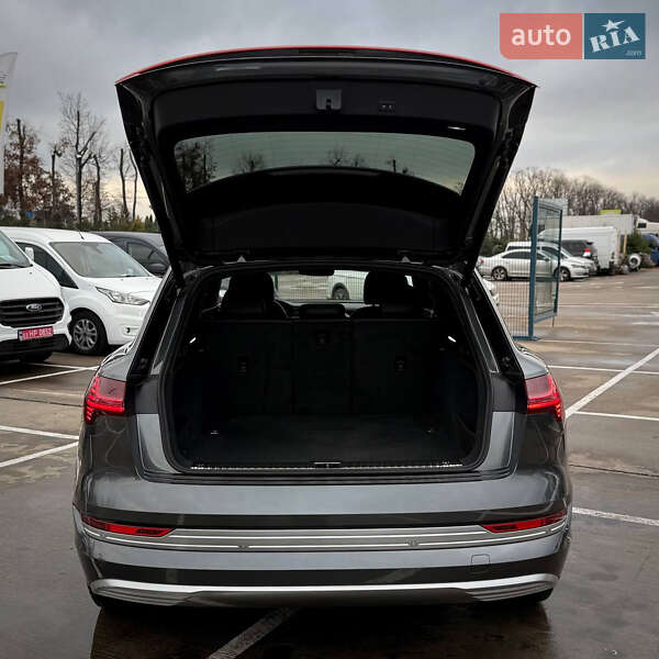Внедорожник / Кроссовер Audi e-tron 2019 в Киеве фото 64 Внедорожник / Кроссовер Audi e-tron 2019 в Киеве