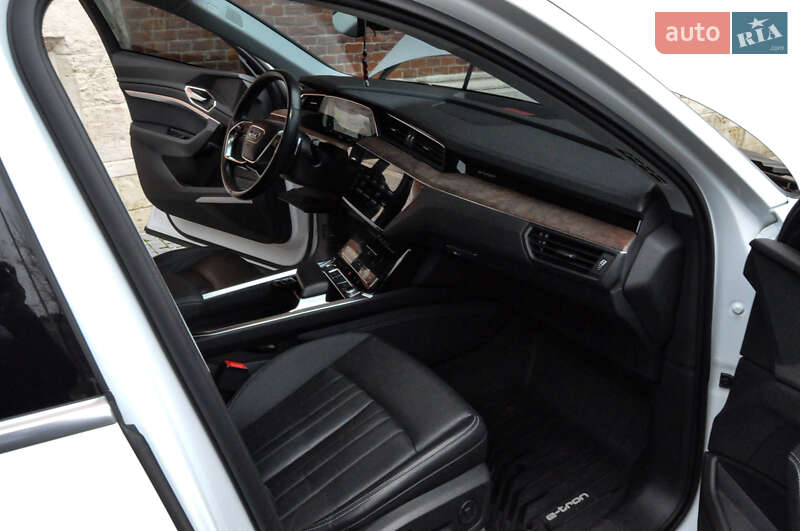 Внедорожник / Кроссовер Audi e-tron 2020 в Львове фото 16 Внедорожник / Кроссовер Audi e-tron 2020 в Львове