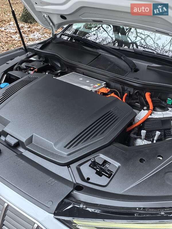 Внедорожник / Кроссовер Audi e-tron 2019 в Киеве