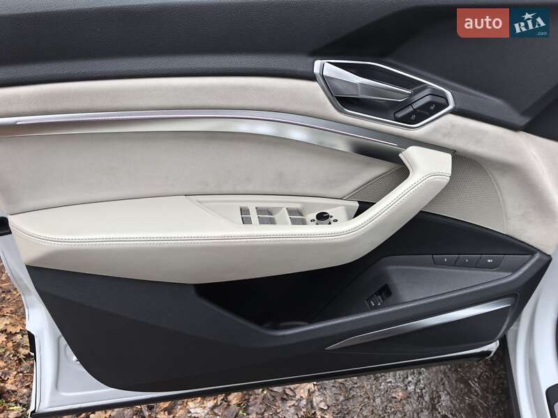 Внедорожник / Кроссовер Audi e-tron 2019 в Киеве