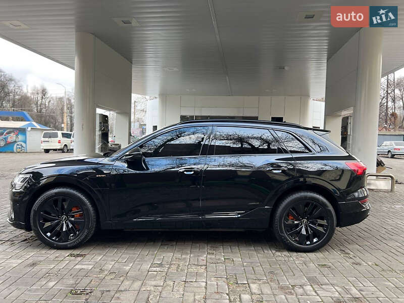 Внедорожник / Кроссовер Audi e-tron 2022 в Днепре