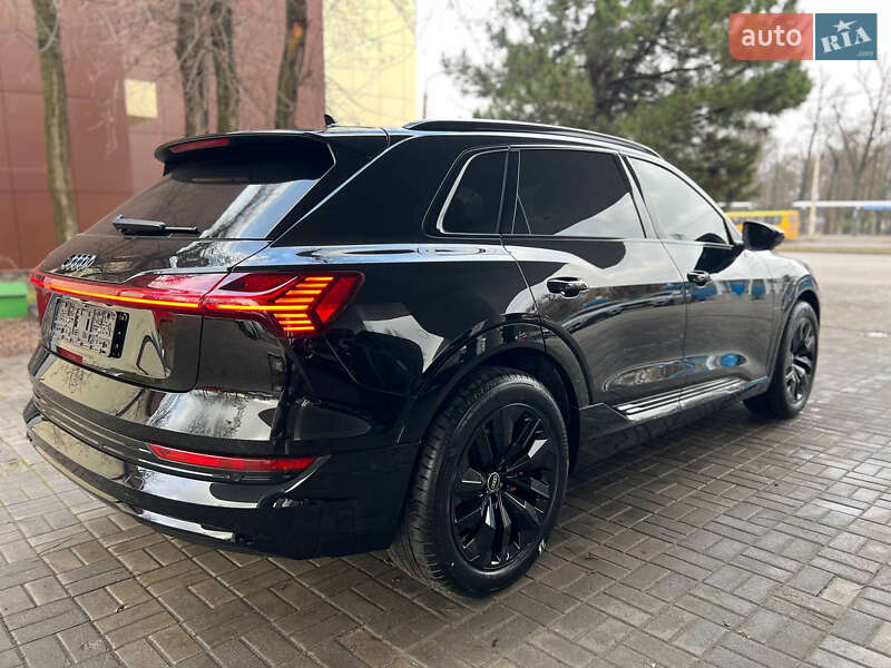 Внедорожник / Кроссовер Audi e-tron 2022 в Днепре