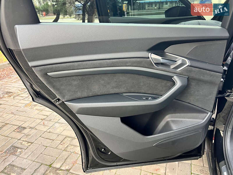 Внедорожник / Кроссовер Audi e-tron 2022 в Днепре