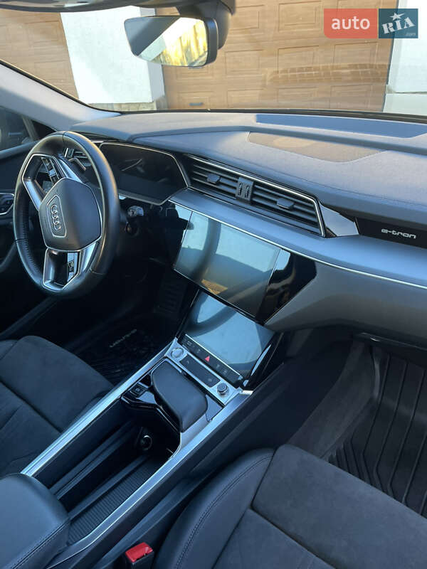 Внедорожник / Кроссовер Audi e-tron 2020 в Самборе фото 20 Внедорожник / Кроссовер Audi e-tron 2020 в Самборе