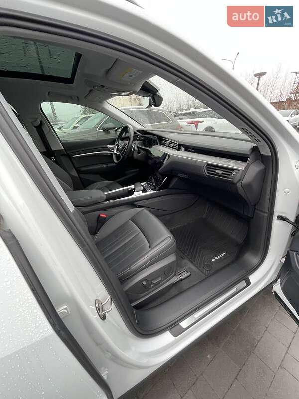 Внедорожник / Кроссовер Audi e-tron 2020 в Львове фото 33 Внедорожник / Кроссовер Audi e-tron 2020 в Львове