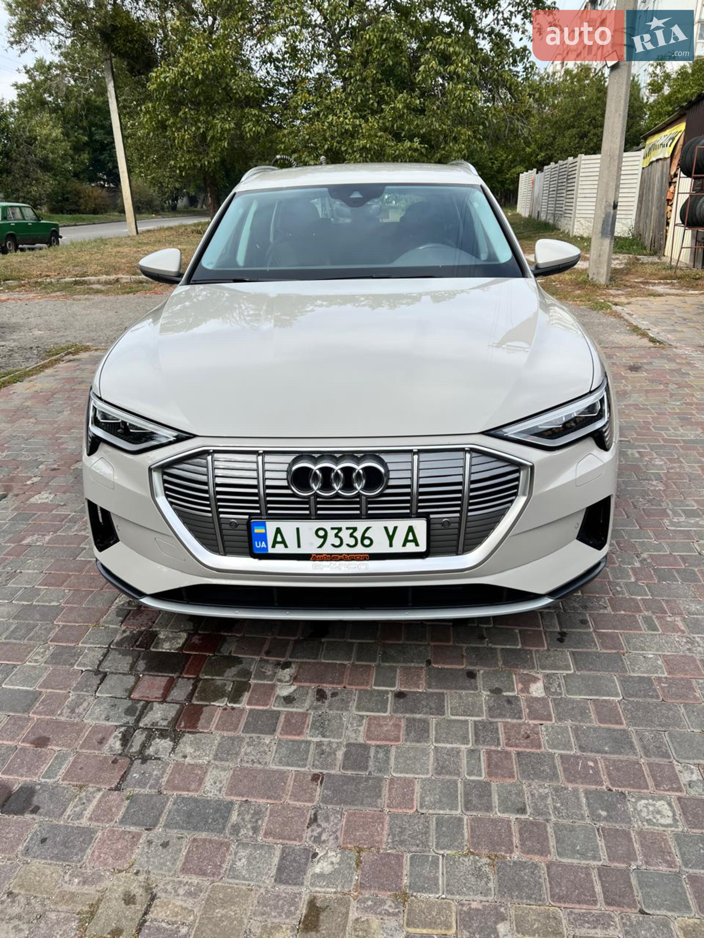 2020 Audi e-tron - мініатюра 2