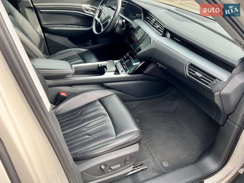 Внедорожник / Кроссовер Audi e-tron 2020 в Харькове