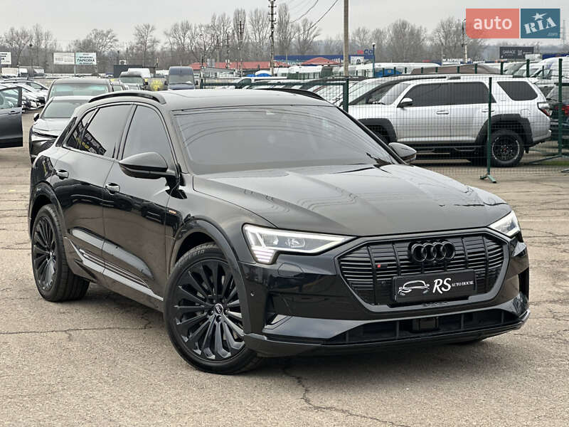 Внедорожник / Кроссовер Audi e-tron 2019 в Киеве
