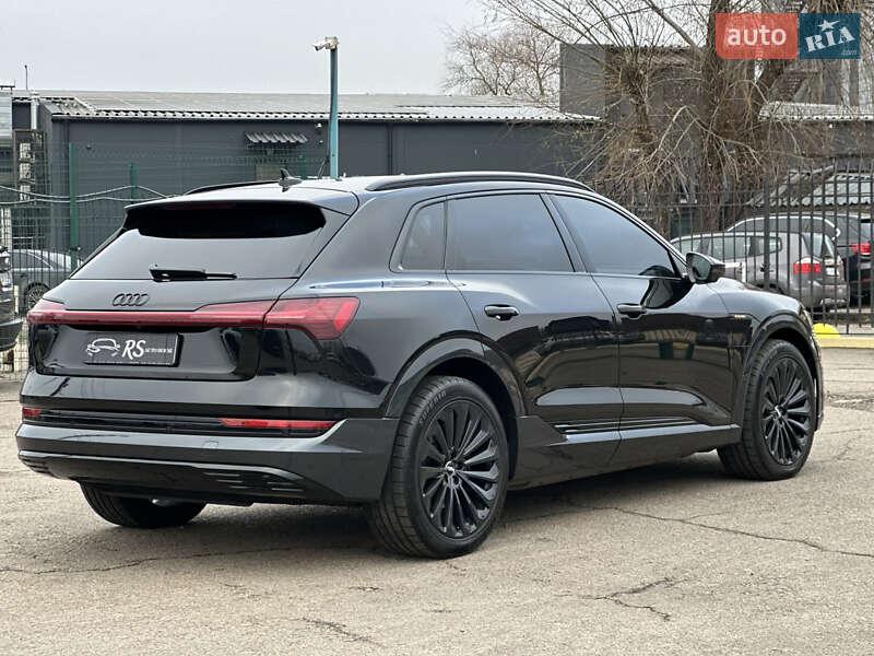 Внедорожник / Кроссовер Audi e-tron 2019 в Киеве