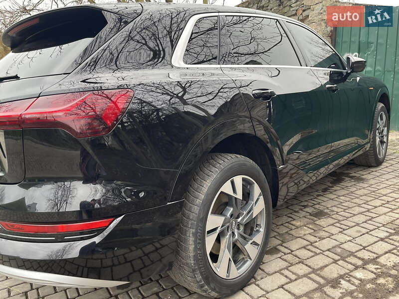 Внедорожник / Кроссовер Audi e-tron 2020 в Каменец-Подольском