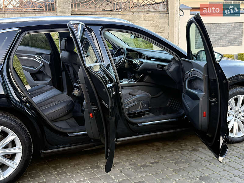 Внедорожник / Кроссовер Audi e-tron 2019 в Ровно