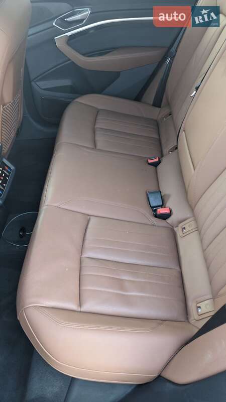 Внедорожник / Кроссовер Audi e-tron 2022 в Львове фото 15 Внедорожник / Кроссовер Audi e-tron 2022 в Львове