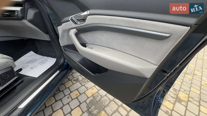 Внедорожник / Кроссовер Audi e-tron 2020 в Сваляве фото 72 Внедорожник / Кроссовер Audi e-tron 2020 в Сваляве