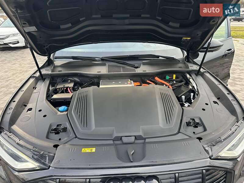 Внедорожник / Кроссовер Audi e-tron 2021 в Львове фото 30 Внедорожник / Кроссовер Audi e-tron 2021 в Львове