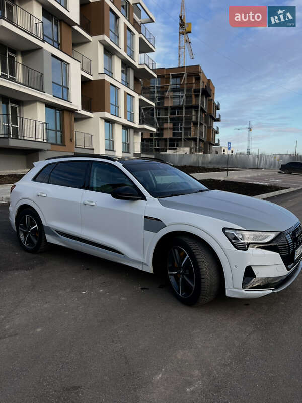 Внедорожник / Кроссовер Audi e-tron 2019 в Тернополе