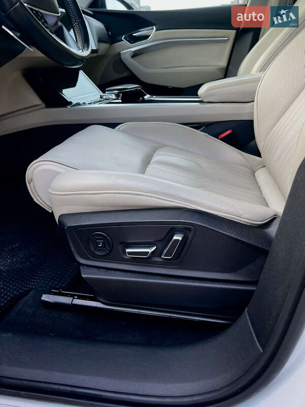 Внедорожник / Кроссовер Audi e-tron 2019 в Тернополе