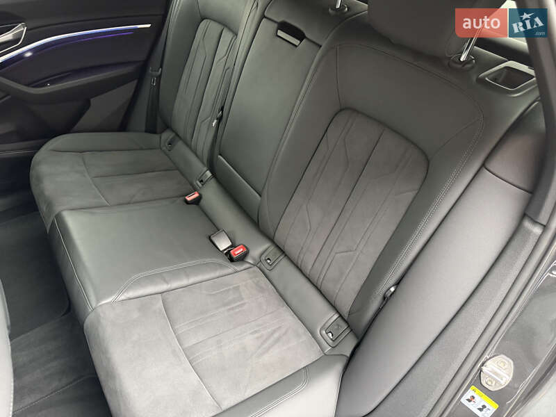 Внедорожник / Кроссовер Audi e-tron 2021 в Мукачево