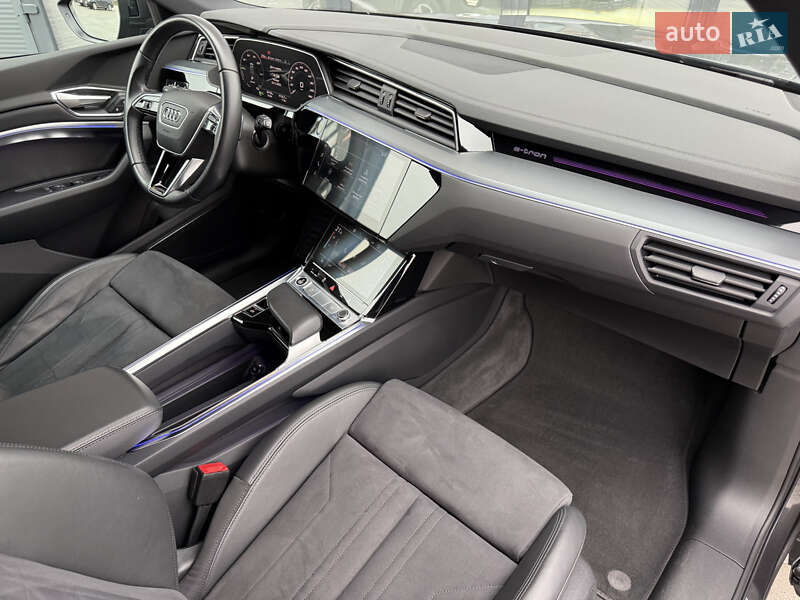 Внедорожник / Кроссовер Audi e-tron 2021 в Мукачево