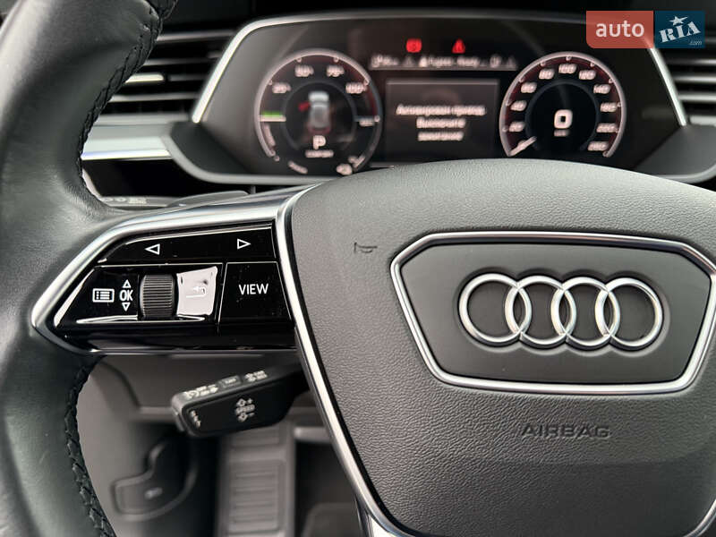 Внедорожник / Кроссовер Audi e-tron 2021 в Мукачево