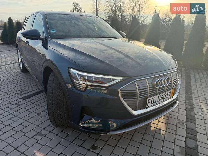 Внедорожник / Кроссовер Audi e-tron 2019 в Хусте