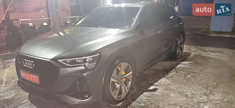 Позашляховик / Кросовер Audi e-tron 2021 в Дніпрі